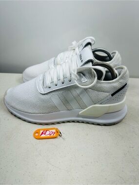 adidas Men's White Low-Top Athletic Sneakers